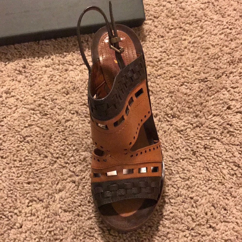 7 For All Mankind brown and tan platform sandal - Picture 4 of 5